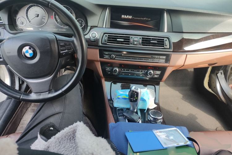 Used BMW 5 Series 2014 528Li Leading Model
