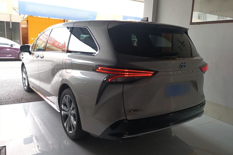 Used Toyota SIENNA 2021 2.5L Hybrid Premium Edition