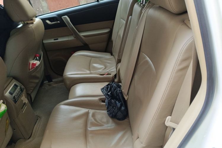 Used Toyota Highlander 2011 2.7L Two-Wheel Drive 7-Seater Luxury Navigation Edition
