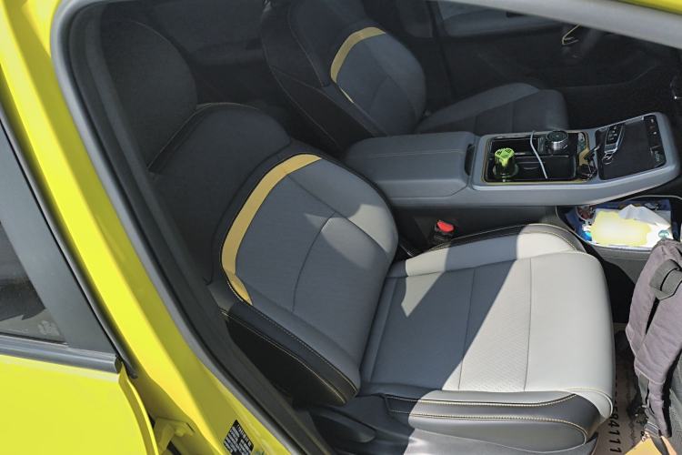 Used AION Y 2021 70 Enjoyment Tech Edition Right Front Seat