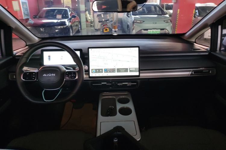 Used AION Y 2023 Younger Center Console