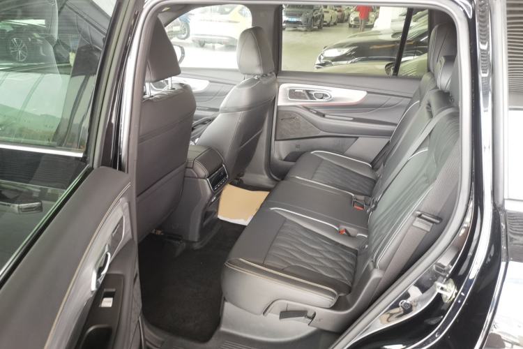 Used GAC Trumpchi GS8 2024 Linghang Series 2.0 TGDI Two-Wheel Drive Luxury Smart Connectivity Version
