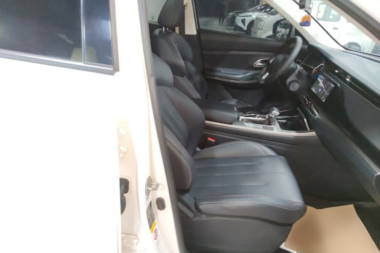 Used CHANGAN OSHAN X7 2021 1.5T Automatic Luxury Model Right Front Seat