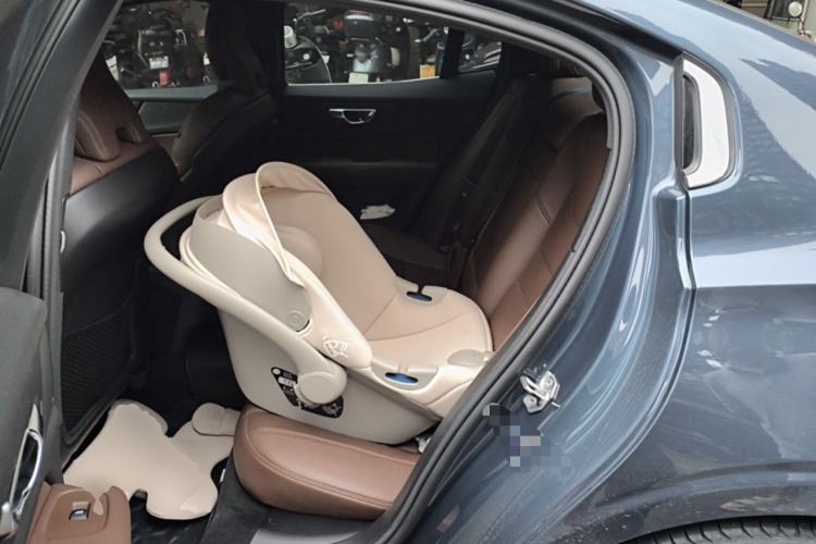 Used Volvo S60 2021 T4 Zhiyuan Luxury Edition Left Rear Seat