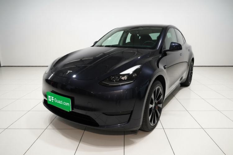 Tesla Model Y 2024 Rear-Wheel-Drive Version с пробегом