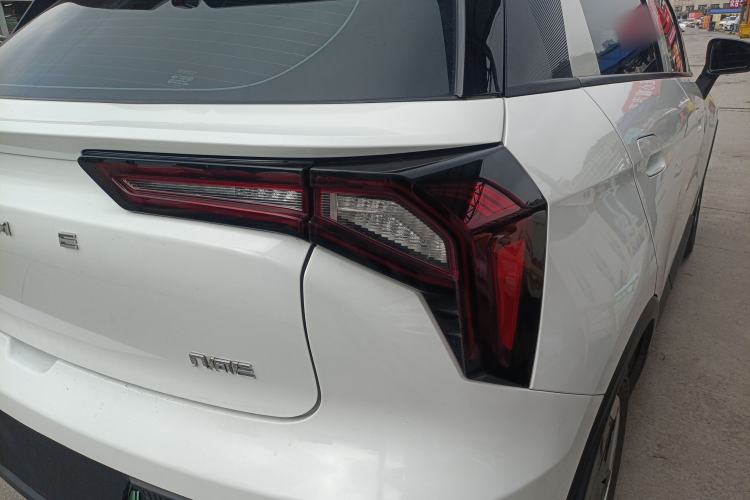 Used Geometry E Firefly 2024 301km Flowing Light Exterior 3