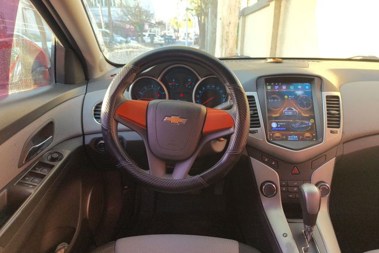 Used Chevrolet Cruze 2013 1.8L SE AT Steering Wheel