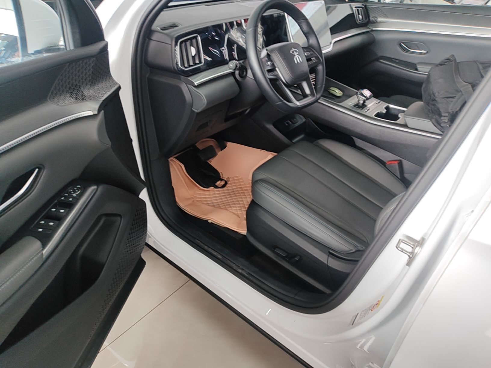 BYD Song Pro New Energy 2025 2nd Generation Intelligent Driving Version DM-i 75KM Leading Edition — снимка 18
