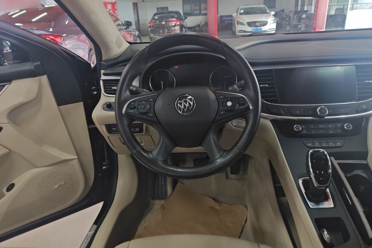 Used Buick LaCrosse 2018 28T Avenir
