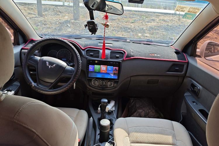 Used Wuling Hongguang 2014 1.5L S Standard Version Center Console