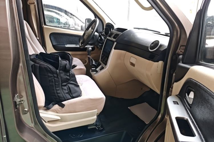 Used CHANGAN KAICHENG Ruixing M70 2017 1.5L Comfort Edition 6-Seater Liftback Door DAM15DL Right Front Seat