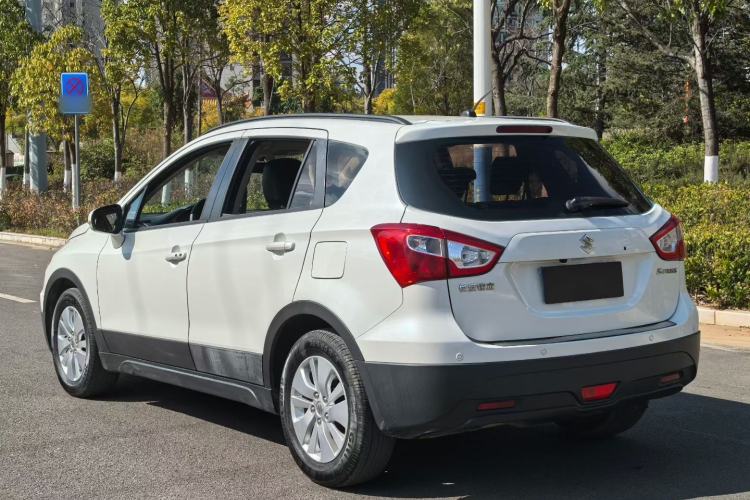 Used Suzuki S-Cross 2015 1.6L CVT Two-Wheel Drive Entry-Level Trim
