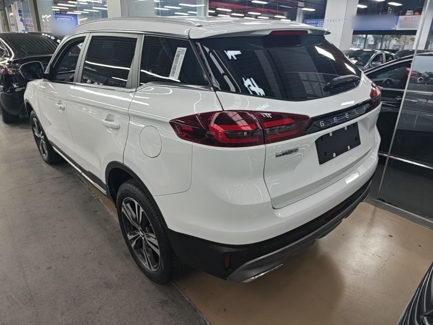 Geely Auto Emgrand X7 Sport 2022 1.8TD DCT Zhiya Trim — снимка 4