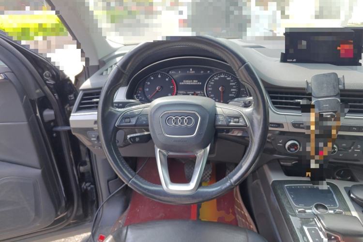 Used Audi Q7 
