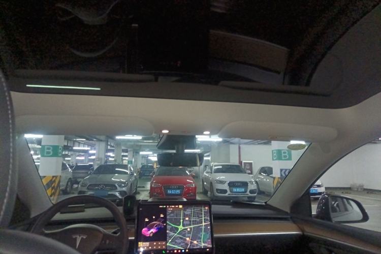 Used Tesla Model Y 2021 Long-Range All-Wheel-Drive Version
