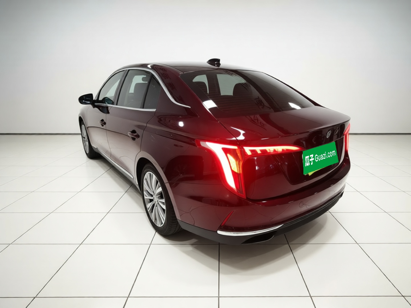 Hongqi E-QM5 2023 620km PLUS — снимка 4