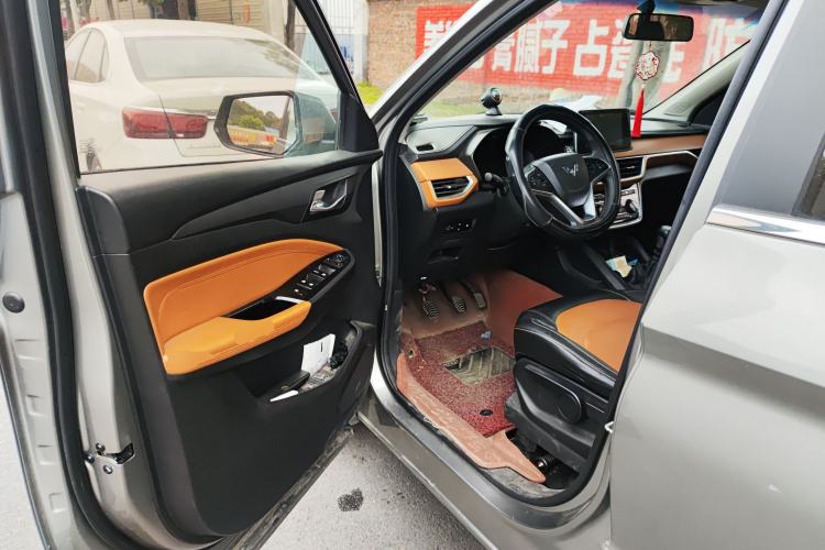 Used Wuling Hongguang S3 2018 1.5T Manual Luxury Model China V Standard