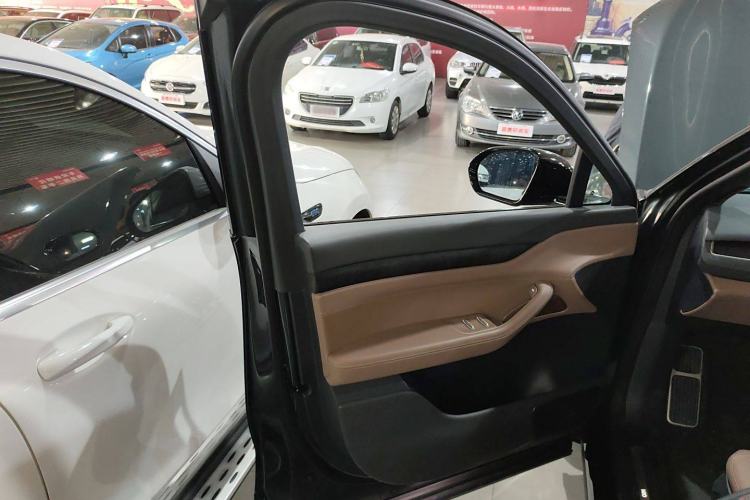 Used Nio ES8 2023 75 kWh Executive Edition
