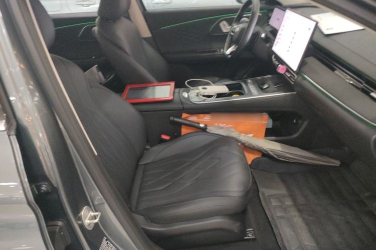 Used Chery Fengyun A8L 2025 1.5 TGDI 145 km Luxury Version Right Front Seat