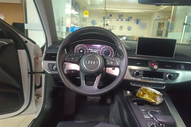 Used Audi A4L 2018 30th Anniversary Edition 45 TFSI quattro Sport model Steering Wheel