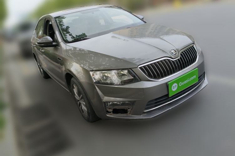 Used Skoda Octavia 2017 1.6L Automatic Chuanxing Edition Front Right 45 Deg