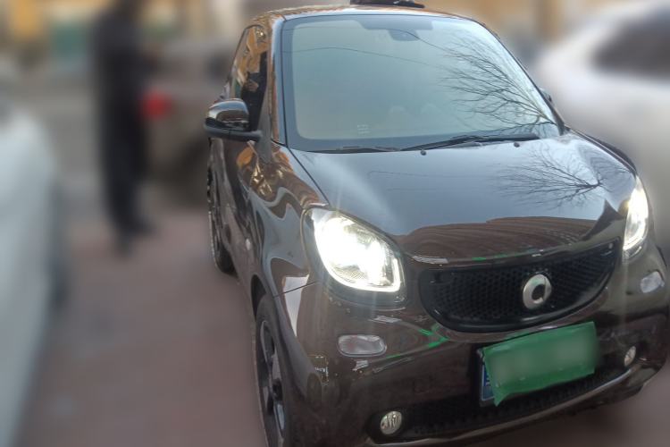 Used smart fortwo 2018 1.0L 52kW Chocolate Special Edition China V Emission Standard
