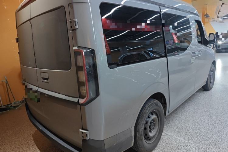 Used Farizon Super VAN 2025 Yucheng Action-Pak, Short-Axle 68kWh ZhiXin, 5-seater
