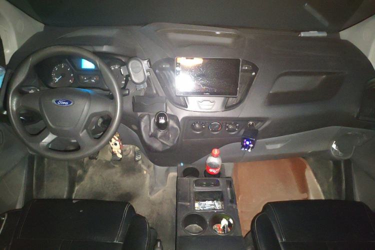 Used Ford Transit 2017 2.0T Diesel Multi-Function Commercial Vehicle Short Wheelbase Mid-Roof China V Standard