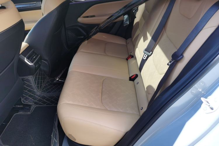 Used Geely Auto Emgrand L HiP 2024 Champion Edition 1.5TD-DHT Pro 100KM Excellence Model