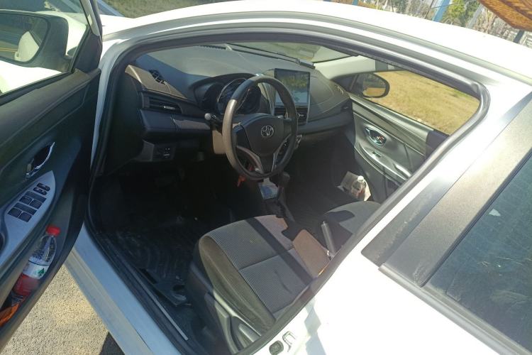 Used Toyota YARiS L Zhi Xuan 2015 1.5E Automatic Charm Edition
