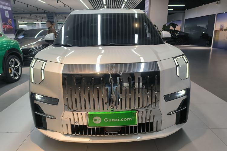 Used Zeekr 009 2022 WE Edition Front