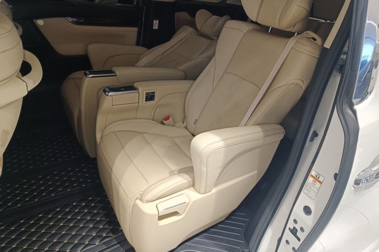 Used Toyota Alphard 2019 Dual-Engine 2.5L Luxury Edition
