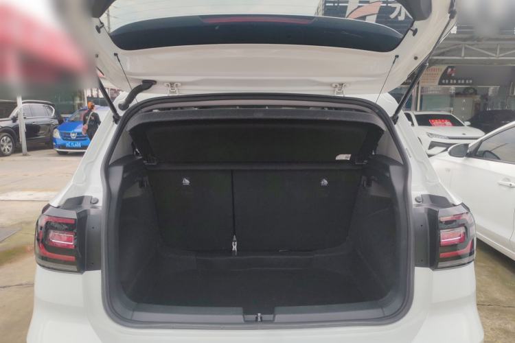 Used Volkswagen Tacqua 2020 1.5L Automatic Yue Trunk