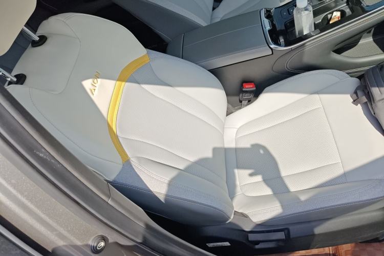 Used AION V 2022 Plus 80 Executive Edition Ternary Lithium Right Front Seat