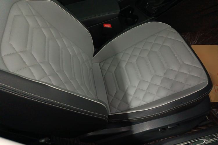 Used Volkswagen Tayron 2023 280TSI Two-Wheel-Drive Luxury Plus Advanced Version Right Front Seat