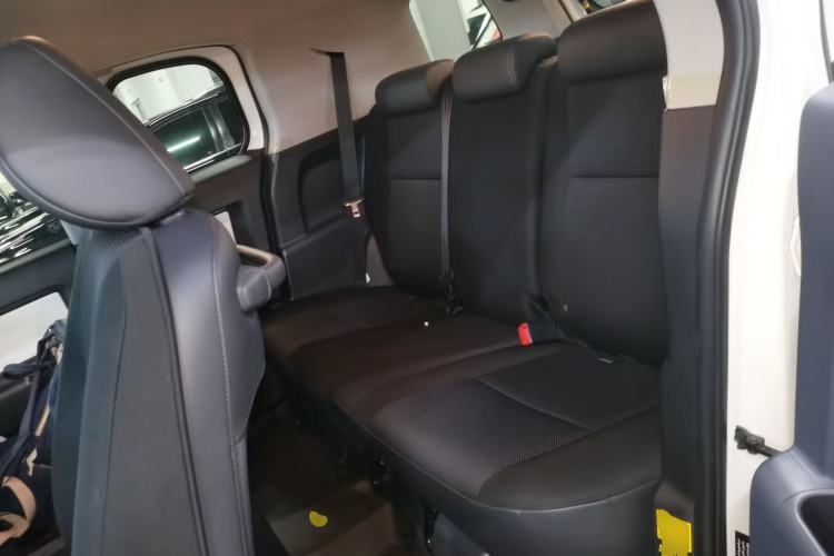 Used Toyota FJ Cruiser 2022 4.0L GX-R Dual Fuel JBL Middle East
