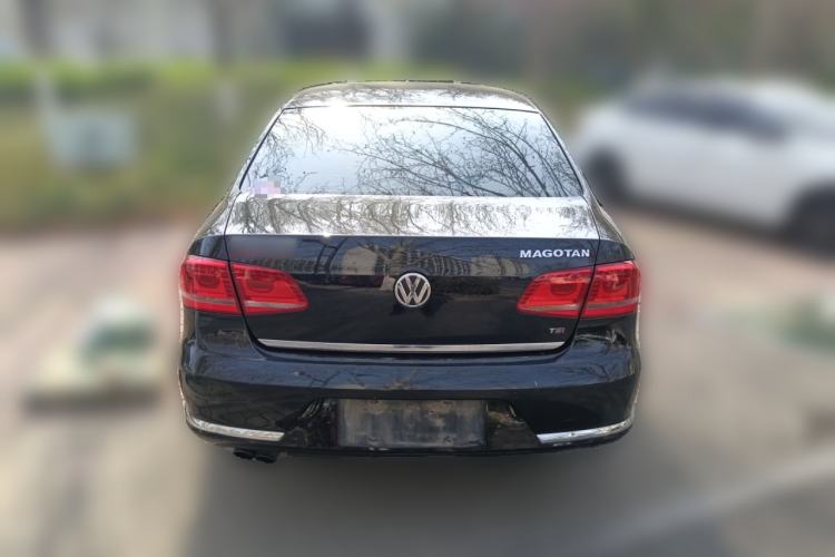 Used Volkswagen Magotan 2012 Revised 1.8TSI Luxury Version Rear