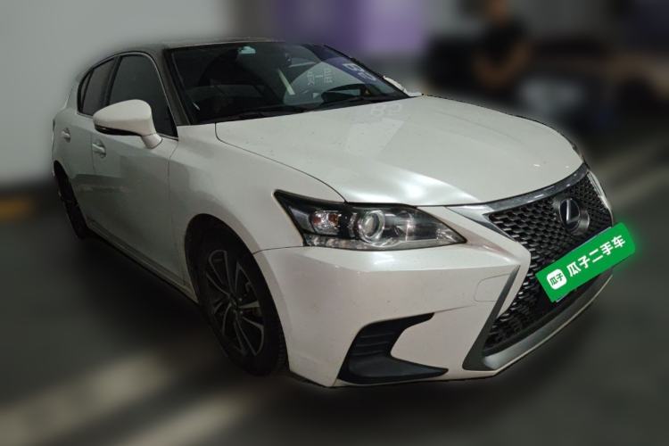 Used Lexus CT 2017 CT200h Comfort Edition Two-Tone China V Standard