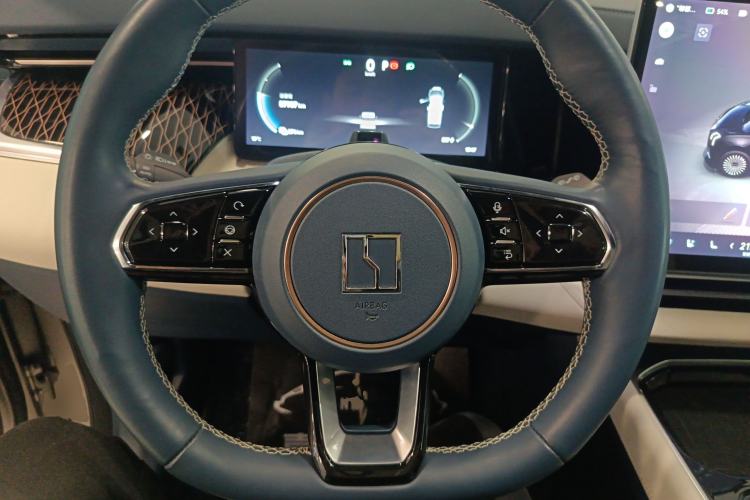 Used Zeekr 009 2022 WE Edition Steering Wheel