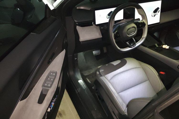 Used Lynk & Co 08 EM-P 2025 120km Long-Range Pro
