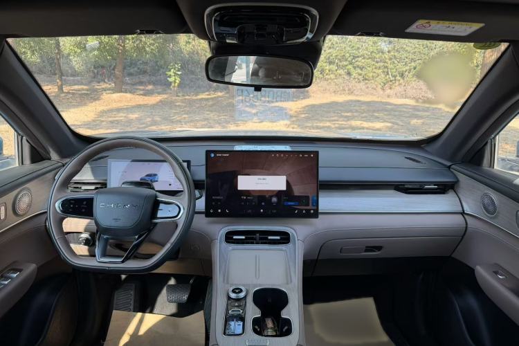 Used Chery Tiggo 8 PLUS C-DM 2025 1.5T 116 km Prestige Version 5 Seats