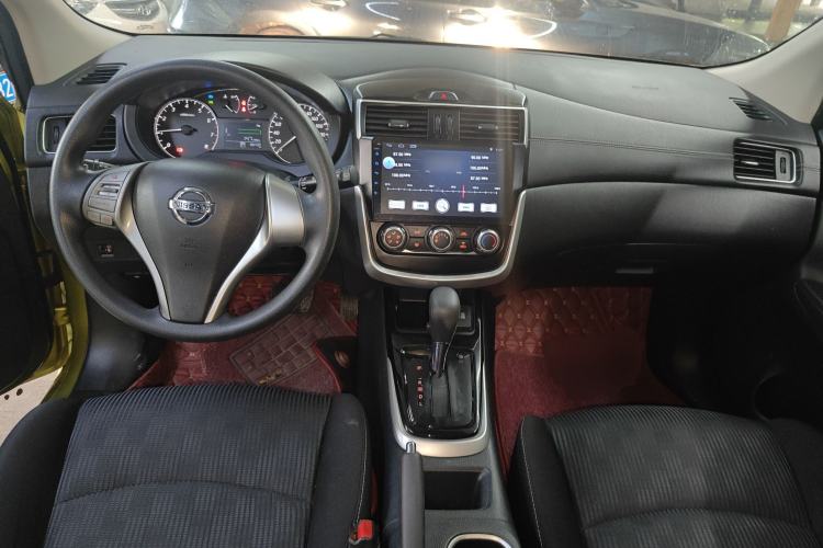 Used Nissan Tiida 2016 1.6L CVT Cool Dynamic Edition Center Console