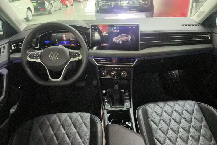 Used Volkswagen Sagitar 2025 300TSI DSG Excellence Edition Center Console