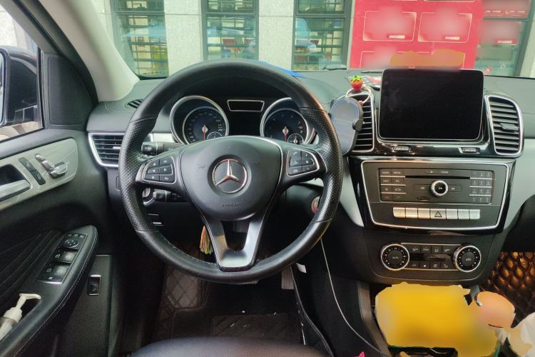 Used Mercedes-Benz GLE Coupe 2017 GLE 320 4MATIC Coupe SUV Steering Wheel