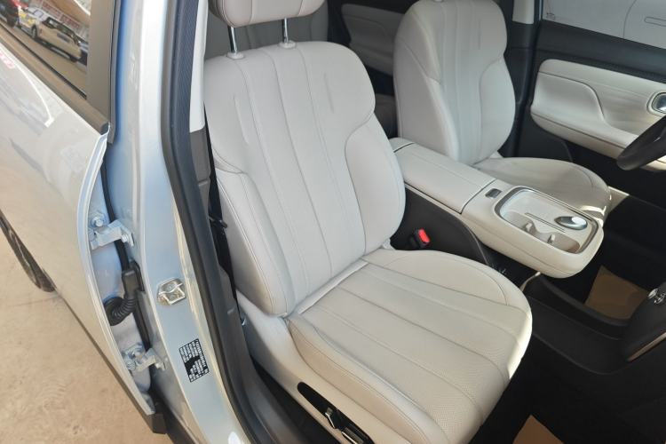 Used AION UT 2025 420 Prestige Edition Right Front Seat