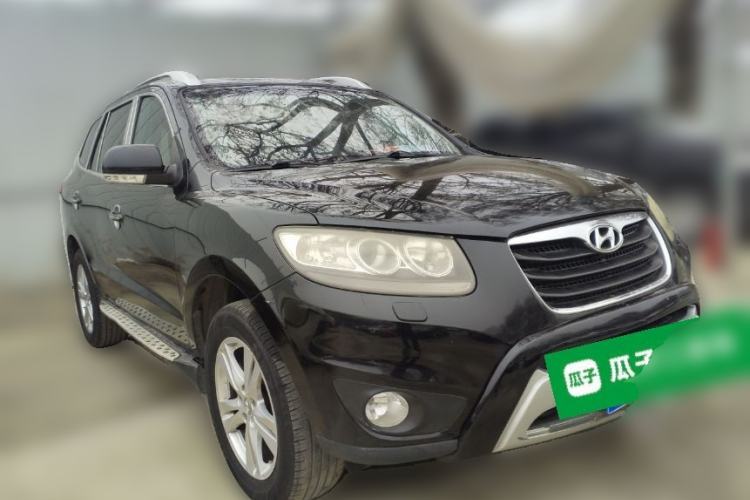 Used Hyundai Santa Fe 2010 2.4 Ultimate Edition 7-Seater Four-Wheel Drive Front Right 45 Deg