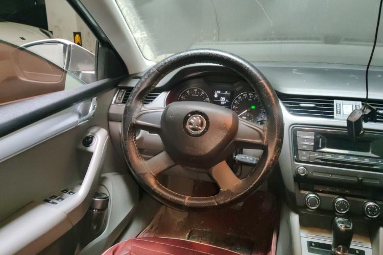 Used Skoda Octavia 2015 1.6L Automatic Yijie Edition
