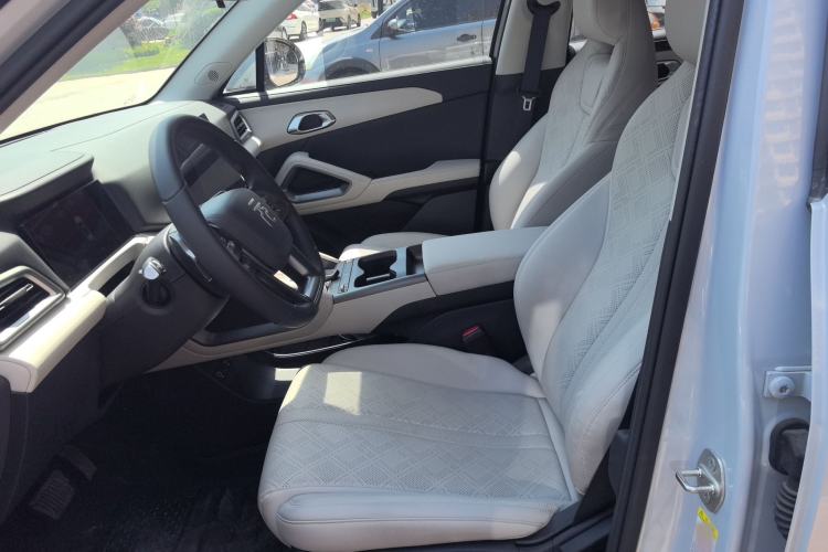 Used BYD Yuan UP 2025 Intelligent Driving Version 401 KM Dynamic Edition Left Front Seat