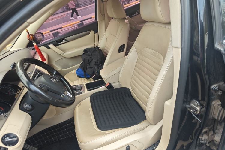 Used Volkswagen Magotan 2012 Revised Version 1.8TSI Leading Edition Left Front Seat