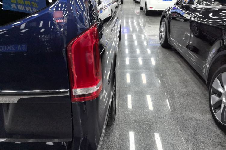 Used Mercedes-Benz V-Class 2017 V 260 L Prestige Extended Edition Exterior 3